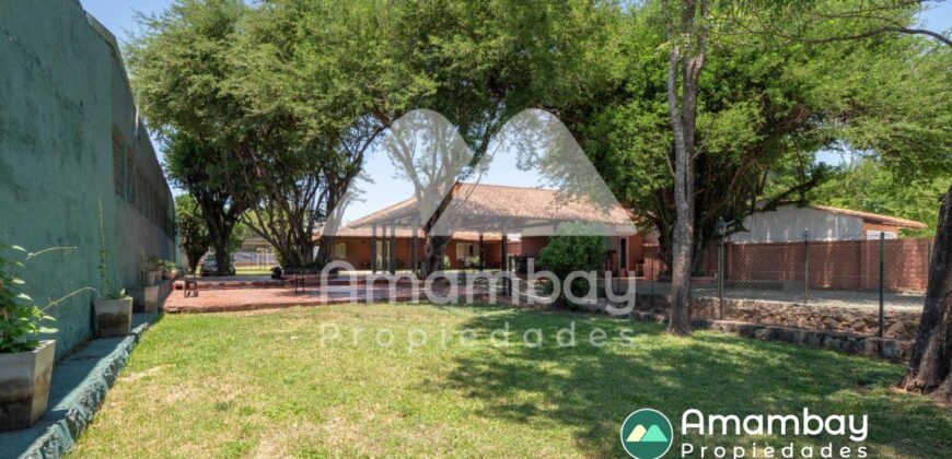 0406 CASA A ORILLAS DEL RÍO PARAGUAY, BARRIO ITÁ ENRAMADA