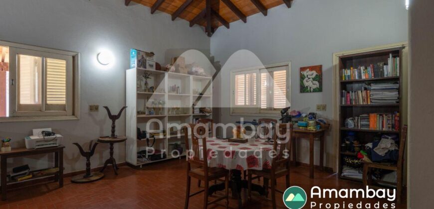 0406 CASA A ORILLAS DEL RÍO PARAGUAY, BARRIO ITÁ ENRAMADA
