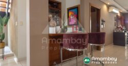 0410 RESIDENCIA EN BARRIO MARISCAL ESTIGARRIBIA, ZONA CASA RICA