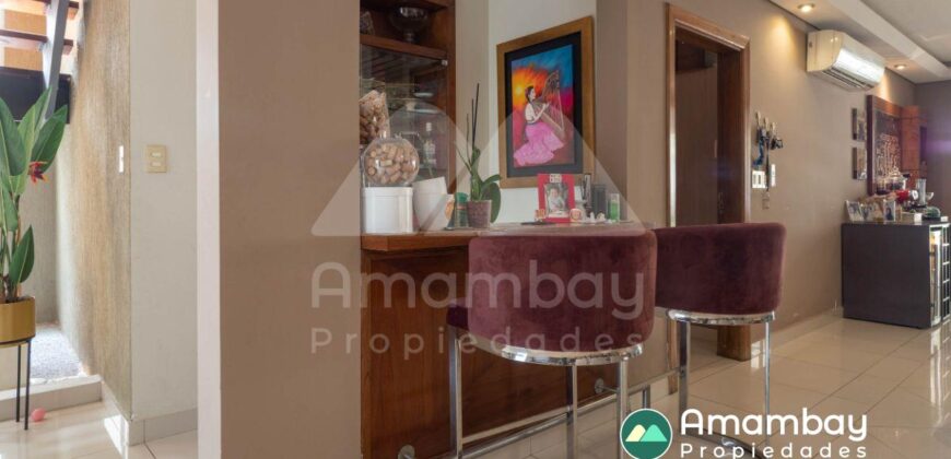 0410 RESIDENCIA EN BARRIO MARISCAL ESTIGARRIBIA, ZONA CASA RICA