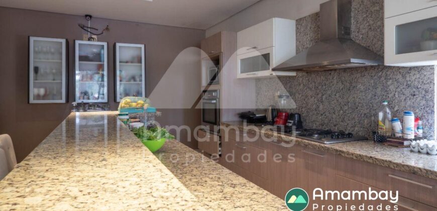 0410 RESIDENCIA EN BARRIO MARISCAL ESTIGARRIBIA, ZONA CASA RICA