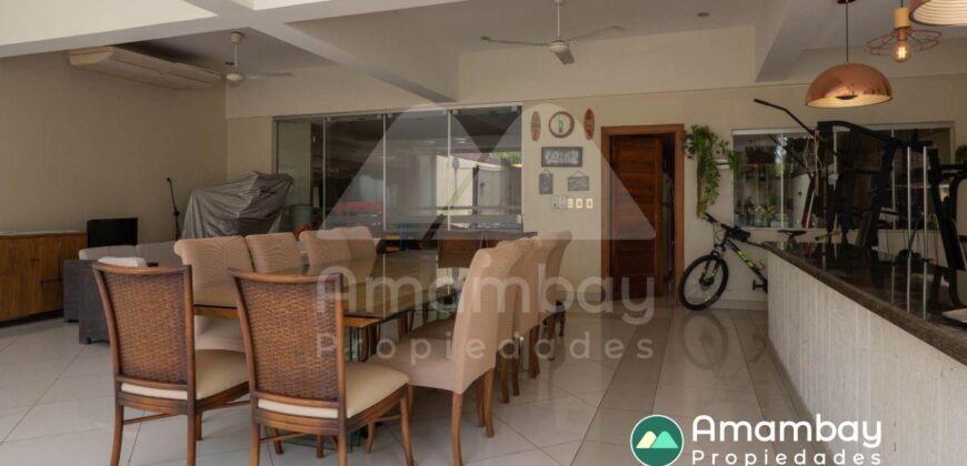 0410 RESIDENCIA EN BARRIO MARISCAL ESTIGARRIBIA, ZONA CASA RICA