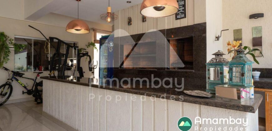 0410 RESIDENCIA EN BARRIO MARISCAL ESTIGARRIBIA, ZONA CASA RICA