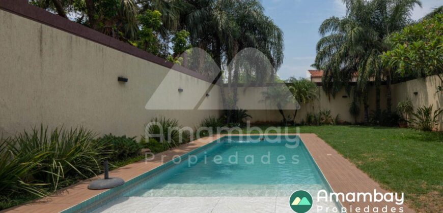 0410 RESIDENCIA EN BARRIO MARISCAL ESTIGARRIBIA, ZONA CASA RICA