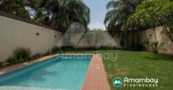 0410 RESIDENCIA EN BARRIO MARISCAL ESTIGARRIBIA, ZONA CASA RICA
