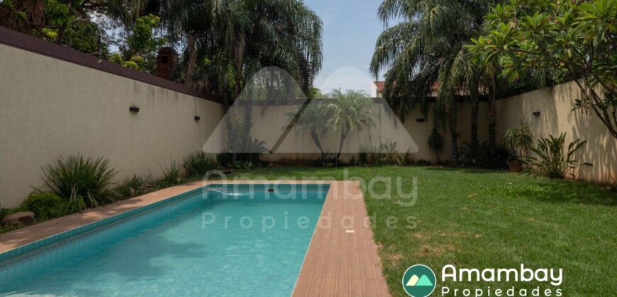 0410 RESIDENCIA EN BARRIO MARISCAL ESTIGARRIBIA, ZONA CASA RICA