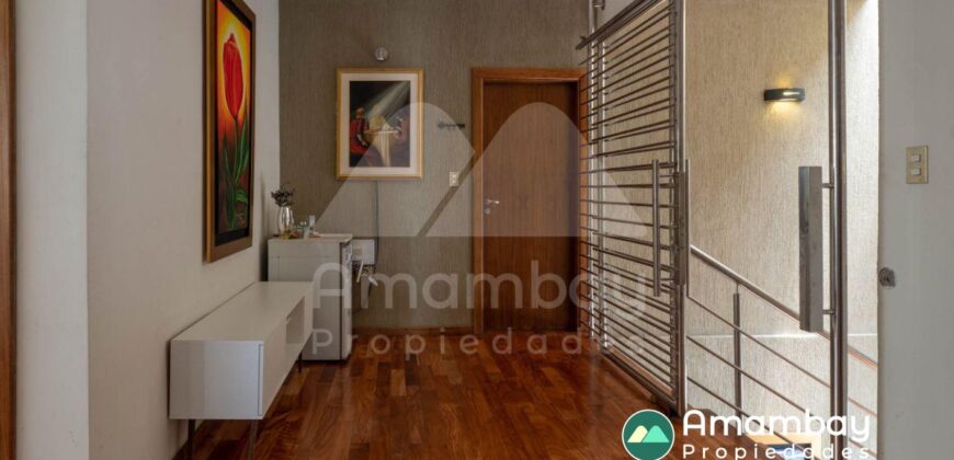 0410 RESIDENCIA EN BARRIO MARISCAL ESTIGARRIBIA, ZONA CASA RICA