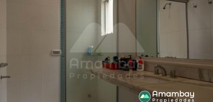 0410 RESIDENCIA EN BARRIO MARISCAL ESTIGARRIBIA, ZONA CASA RICA