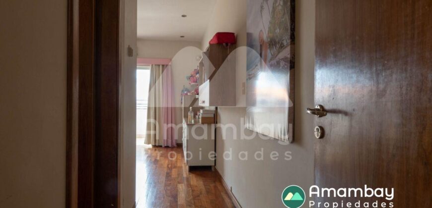 0410 RESIDENCIA EN BARRIO MARISCAL ESTIGARRIBIA, ZONA CASA RICA