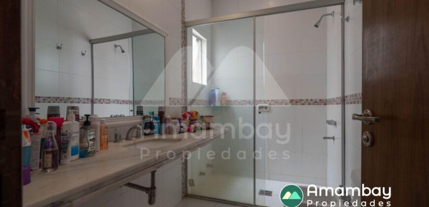 0410 RESIDENCIA EN BARRIO MARISCAL ESTIGARRIBIA, ZONA CASA RICA