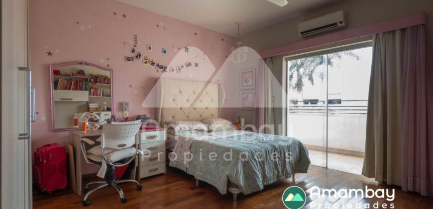 0410 RESIDENCIA EN BARRIO MARISCAL ESTIGARRIBIA, ZONA CASA RICA