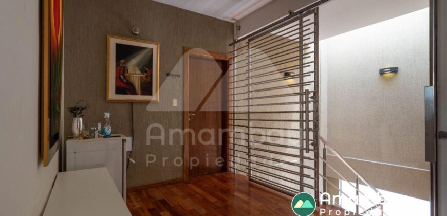 0410 RESIDENCIA EN BARRIO MARISCAL ESTIGARRIBIA, ZONA CASA RICA