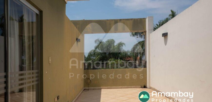 0410 RESIDENCIA EN BARRIO MARISCAL ESTIGARRIBIA, ZONA CASA RICA