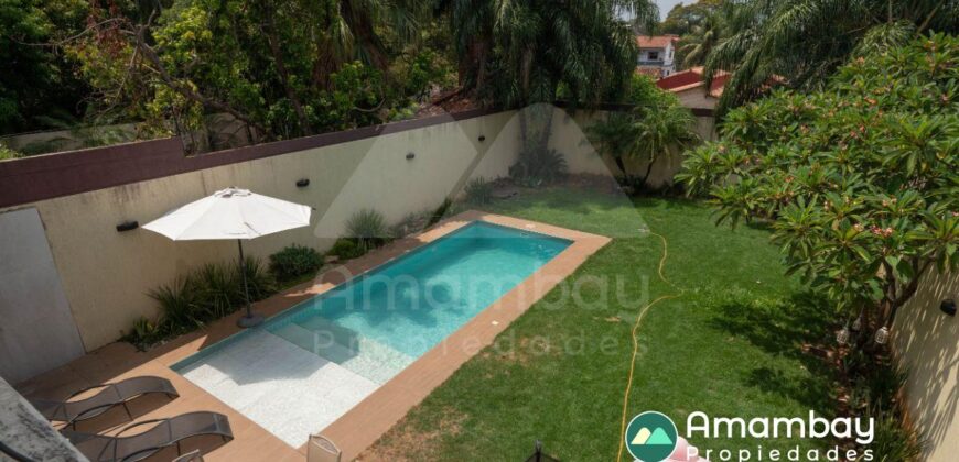 0410 RESIDENCIA EN BARRIO MARISCAL ESTIGARRIBIA, ZONA CASA RICA