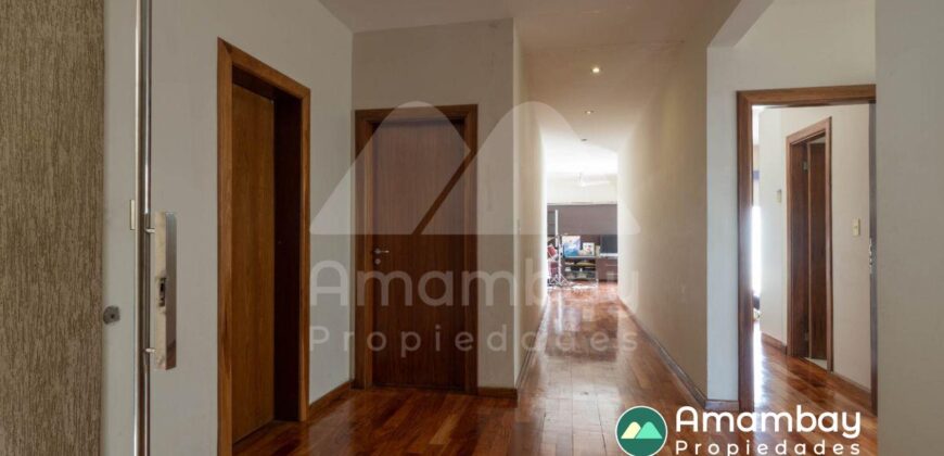 0410 RESIDENCIA EN BARRIO MARISCAL ESTIGARRIBIA, ZONA CASA RICA