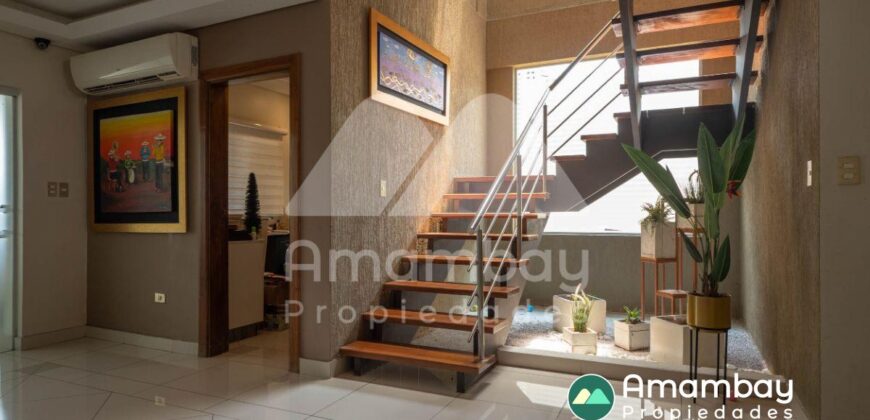 0410 RESIDENCIA EN BARRIO MARISCAL ESTIGARRIBIA, ZONA CASA RICA