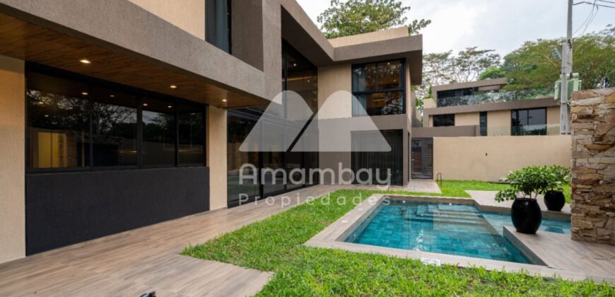 0425 RESIDENCIA EN LAMBARÉ, BARRIO PARQUES DEL YACHT
