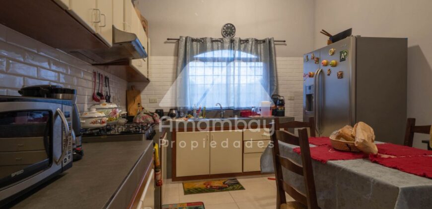 0424 CASA EN YPACARAÍ, RUTA AREGUÁ – YPACARAÍ