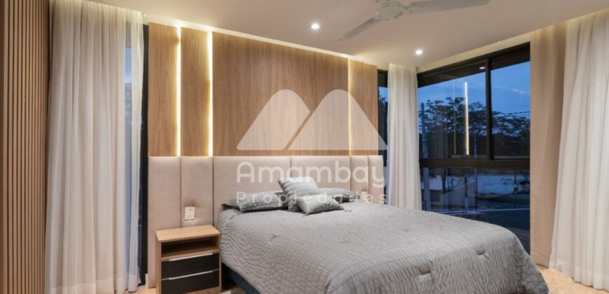 0425 RESIDENCIA EN LAMBARÉ, BARRIO PARQUES DEL YACHT