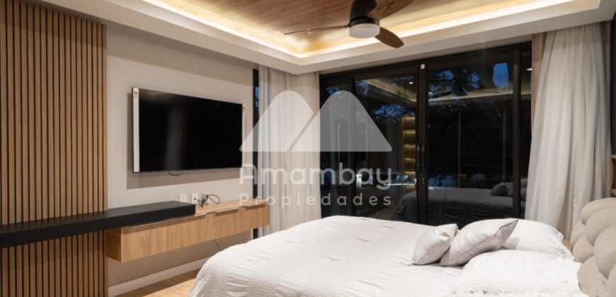 0425 RESIDENCIA EN LAMBARÉ, BARRIO PARQUES DEL YACHT