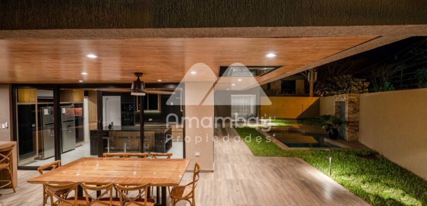 0425 RESIDENCIA EN LAMBARÉ, BARRIO PARQUES DEL YACHT