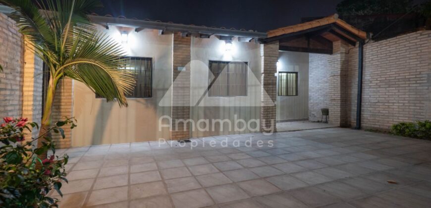 A0045 ALQUILO CASA EN LAMBARÉ, ZONA AVDA. DEL YACHT