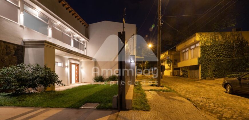 A0299 ALQUILO CASA EN BARRIO BERNARDINO CABALLERO, ZONA EMBAJADA EE.UU