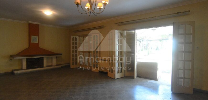 0643 RESIDENCIA EN BARRIO SANTA LIBRADA, SOBRE AVENIDA PERÓN