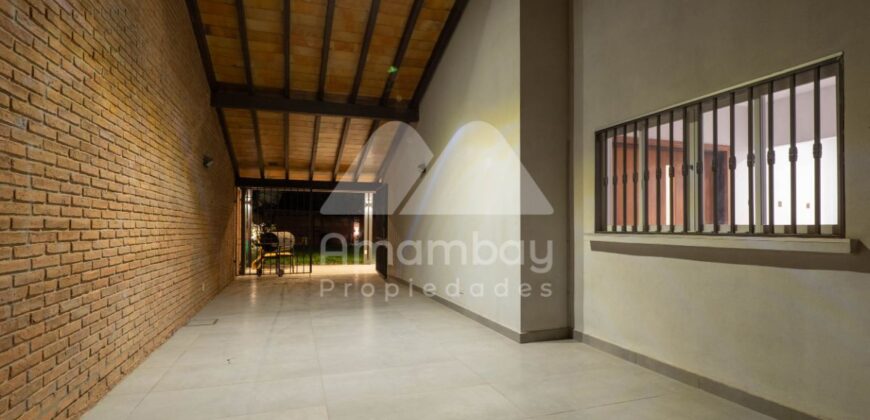 A0299 ALQUILO CASA EN BARRIO BERNARDINO CABALLERO, ZONA EMBAJADA EE.UU