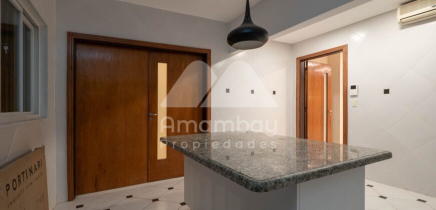 A0299 ALQUILO CASA EN BARRIO BERNARDINO CABALLERO, ZONA EMBAJADA EE.UU