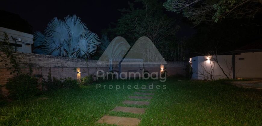 A0299 ALQUILO CASA EN BARRIO BERNARDINO CABALLERO, ZONA EMBAJADA EE.UU