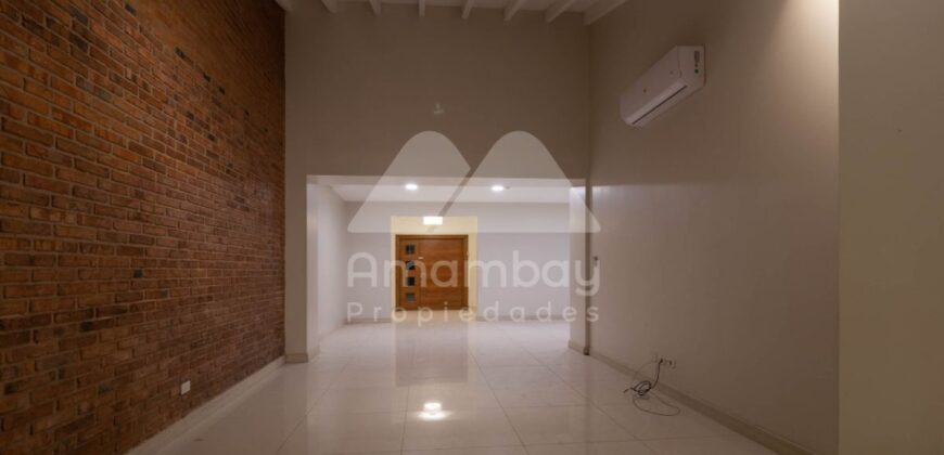 A0299 ALQUILO CASA EN BARRIO BERNARDINO CABALLERO, ZONA EMBAJADA EE.UU