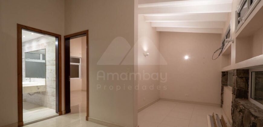 A0299 ALQUILO CASA EN BARRIO BERNARDINO CABALLERO, ZONA EMBAJADA EE.UU