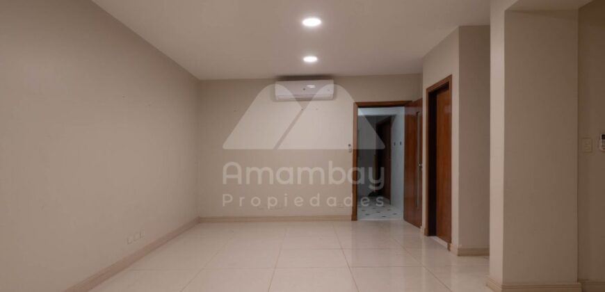 A0299 ALQUILO CASA EN BARRIO BERNARDINO CABALLERO, ZONA EMBAJADA EE.UU
