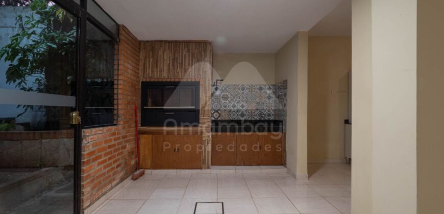 A0303 ALQUILO CASA EN Bo. LOS LAURELES, ZONA AVDA. REPÚBLICA ARGENTINA