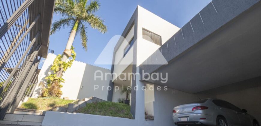 0443 CASA EN LAMBARÉ, ZONA AVDA. DEL YACHT