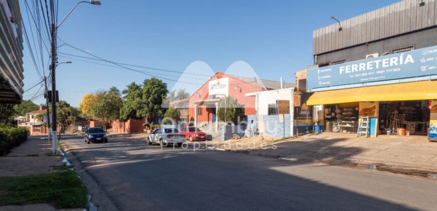 0437 EDIFICIO EN LAMBARÉ, ZONA MUNICIPALIDAD