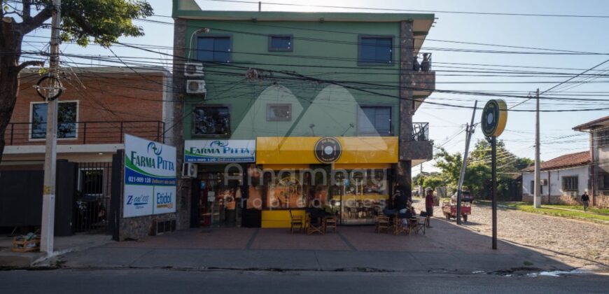 0437 EDIFICIO EN LAMBARÉ, ZONA MUNICIPALIDAD