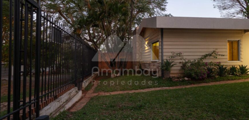 A0303 ALQUILO CASA EN Bo. LOS LAURELES, ZONA AVDA. REPÚBLICA ARGENTINA