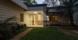A0303 ALQUILO CASA EN Bo. LOS LAURELES, ZONA AVDA. REPÚBLICA ARGENTINA