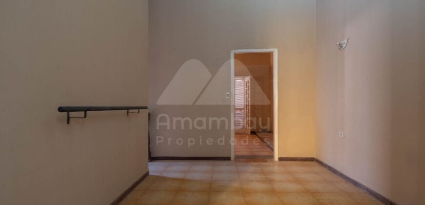0441 CASA EN BARRIO SAJONIA, ZONA AVDA. CARLOS ANTONIO LÓPEZ