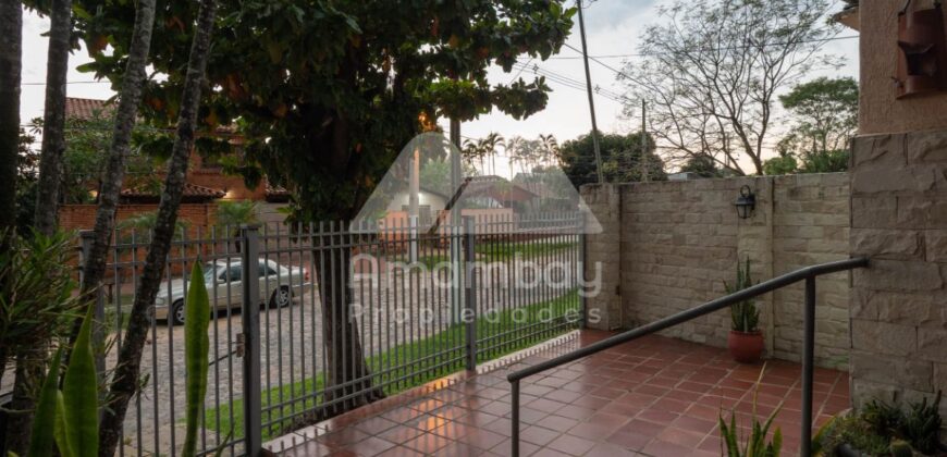 0448 CASA EN LAMBARÉ, BARRIO SANTA ROSA