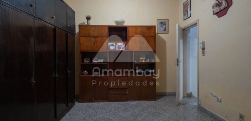 0452 CASA EN BARRIO OBRERO, ZONA AVDA. 21 PROYECTADAS