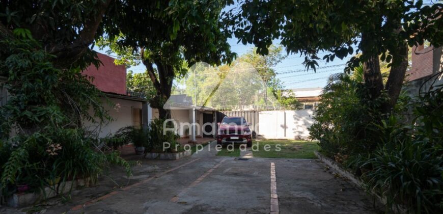 0452 CASA EN BARRIO OBRERO, ZONA AVDA. 21 PROYECTADAS