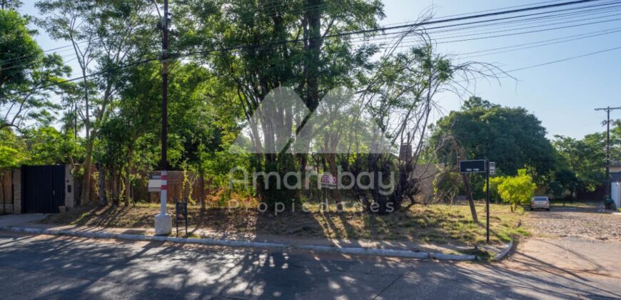 0457 TERRENO EN LAMBARÉ, BARRIO PARQUES DEL YACHT