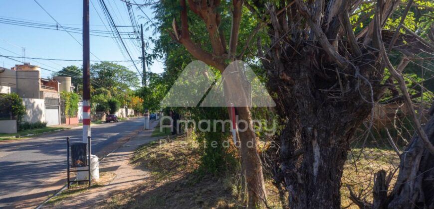 0457 TERRENO EN LAMBARÉ, BARRIO PARQUES DEL YACHT