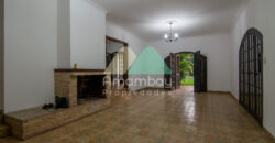 0143 CASA EN BARRIO SAJONIA, ZONA AVDA. CARLOS A. LÓPEZ