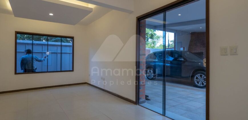 0467 VIVIENDA PAREADA EN LAMBARÉ, ZONA AVDA. DEL YACHT