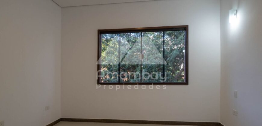 0467 VIVIENDA PAREADA EN LAMBARÉ, ZONA AVDA. DEL YACHT