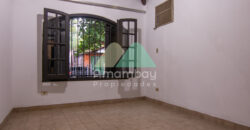 0143 CASA EN BARRIO SAJONIA, ZONA AVDA. CARLOS A. LÓPEZ